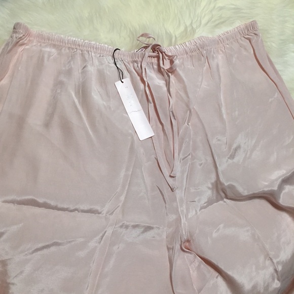 Last S Pair. VS Lightweight Silky Lace Pant Pink - Picture 13 of 16